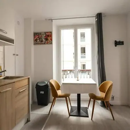 4 Personnes Oberkampf Apartman